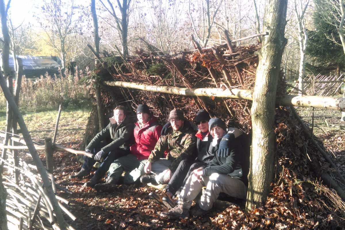 shelter-building-experience-leicestershire.jpg