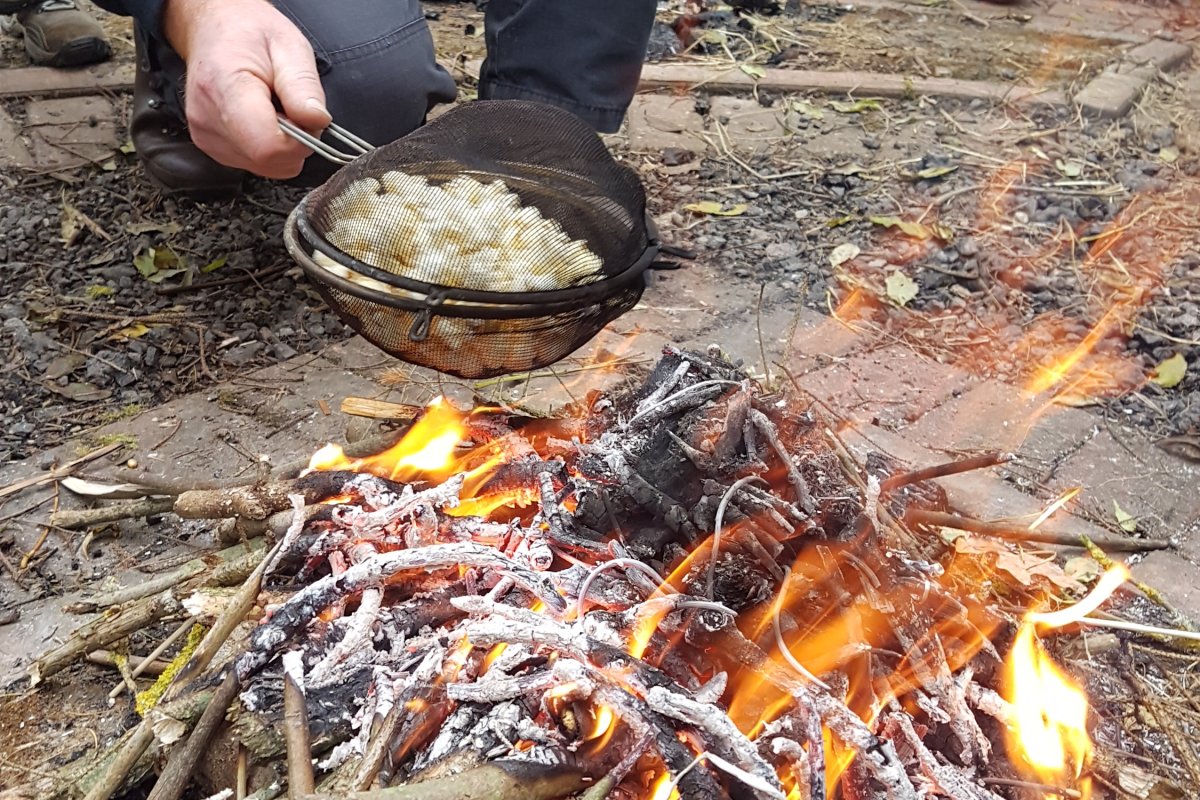 popcorn making campfire cooking Ashby De La Zouch